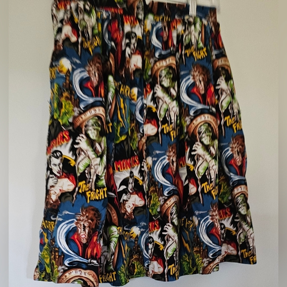 Women's Helmet Monsters Circle Skirt M - Picture 2 of 5